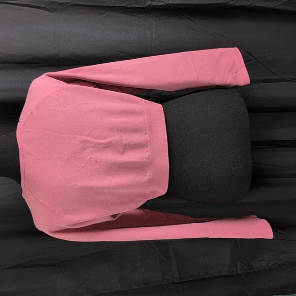 Ilus Pink Crop Top. - Picture 2 of 5